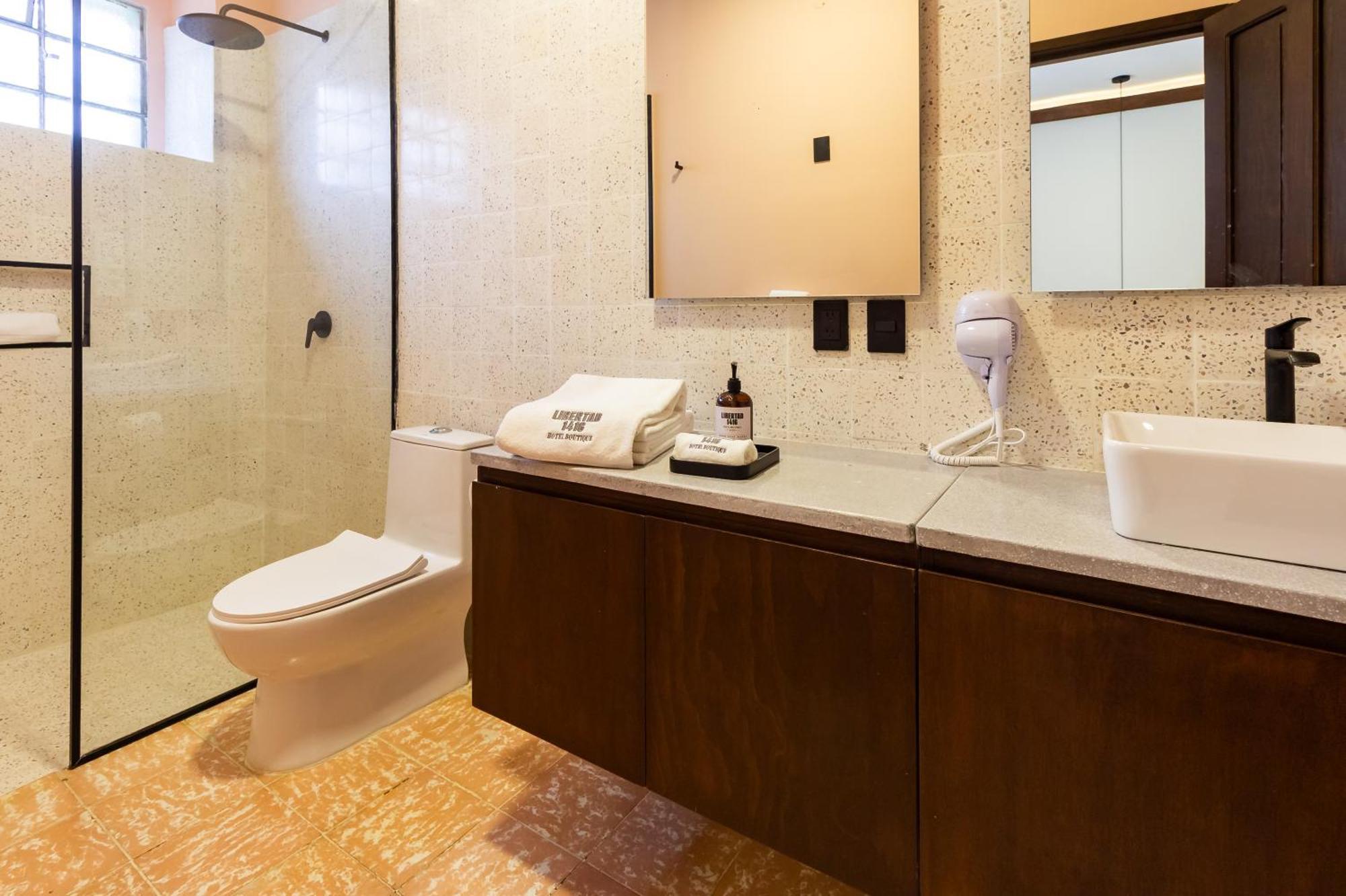 Hotel Libertad 1416 กัวดาลาฮารา ภายนอก รูปภาพ